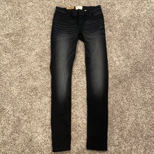 black stretchy skinny jeans